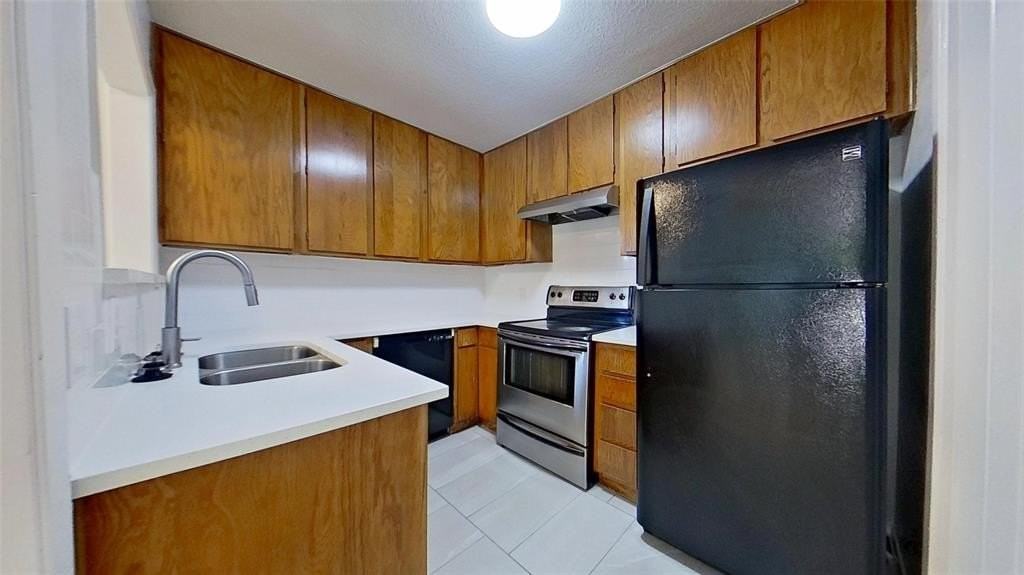 502 Norwood Cir W - Photo 5 of 11