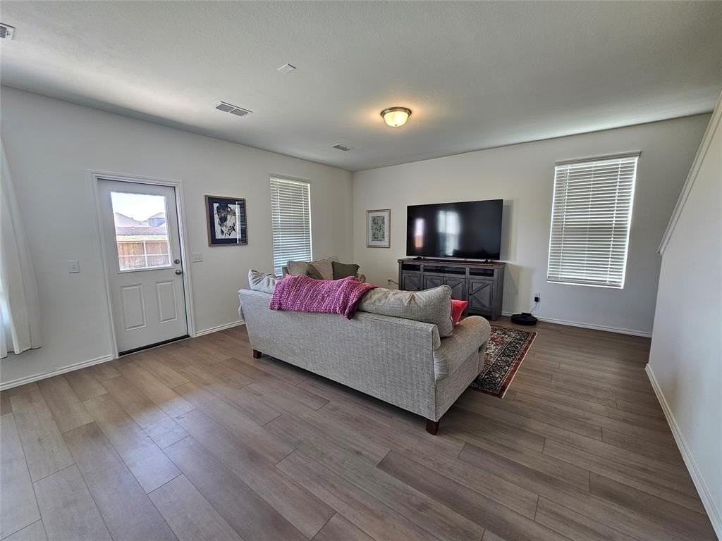 2507 Roundstone Way - Photo 4 of 27