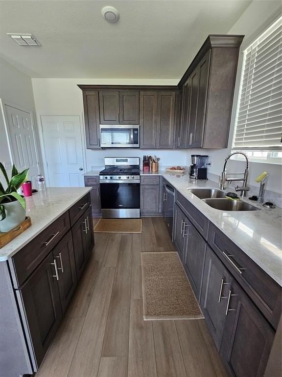 2507 Roundstone Way - Photo 7 of 27