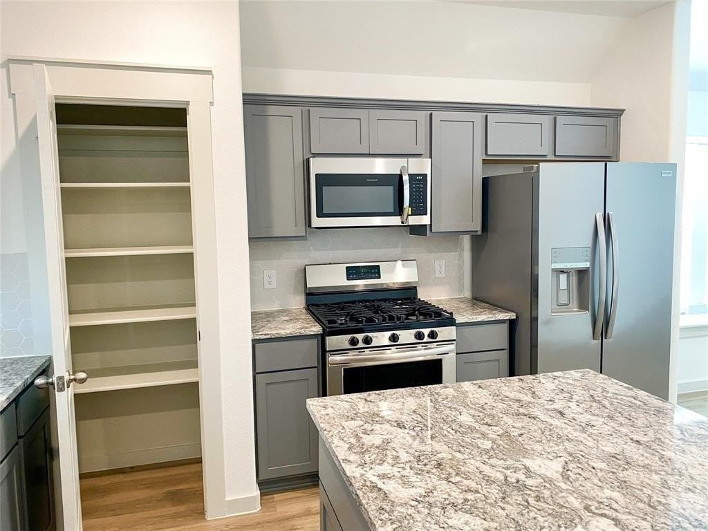 1372 Cider St - Photo 6 of 13