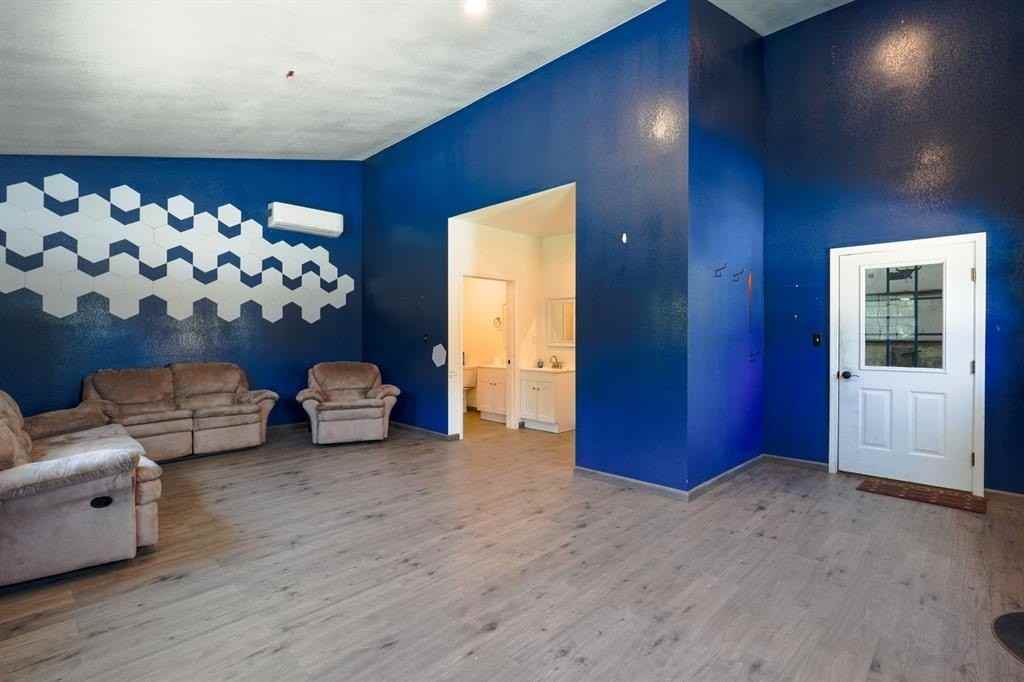 352247 E 1040 - Photo 3 of 23