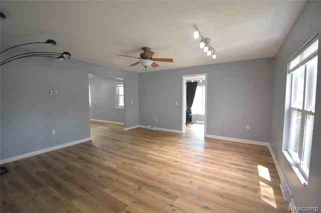 9663 Winston Rd - Photo 6 of 20