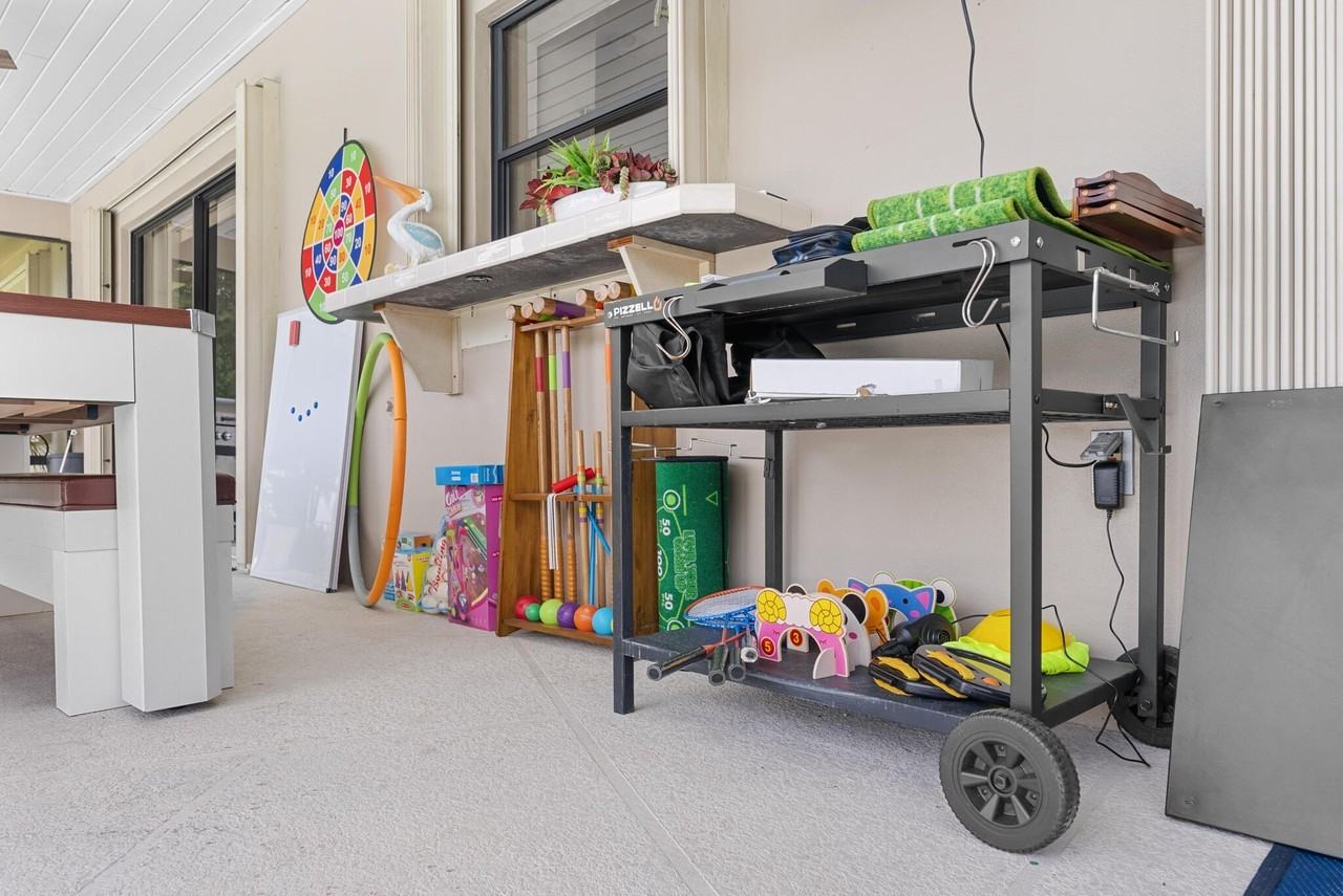 12875 Guilford Cir - Photo 3 of 32