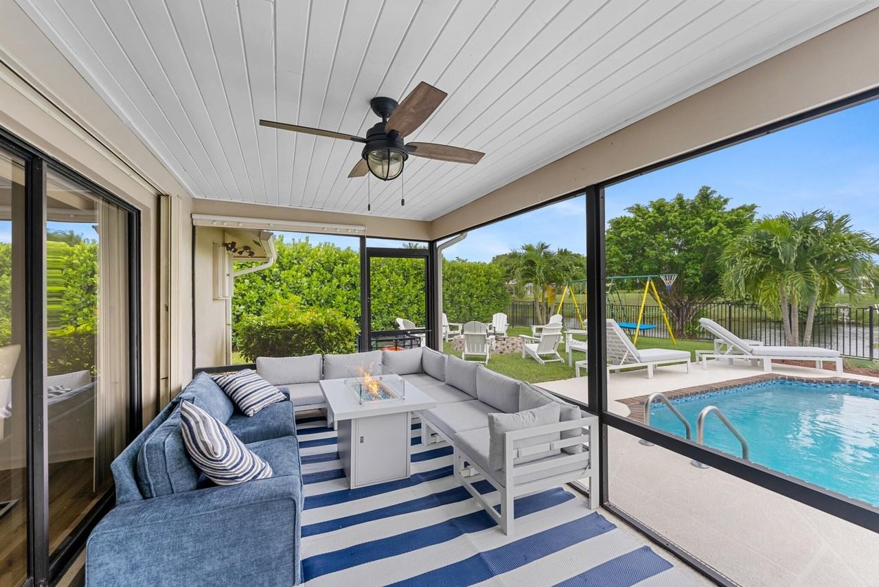 12875 Guilford Cir - Photo 5 of 32