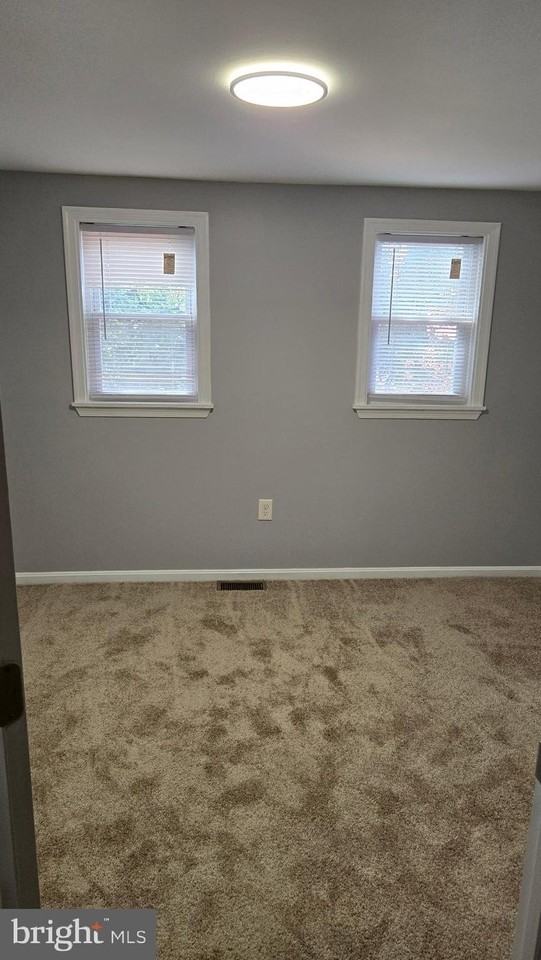 638 Wyeth St - Photo 7 of 14