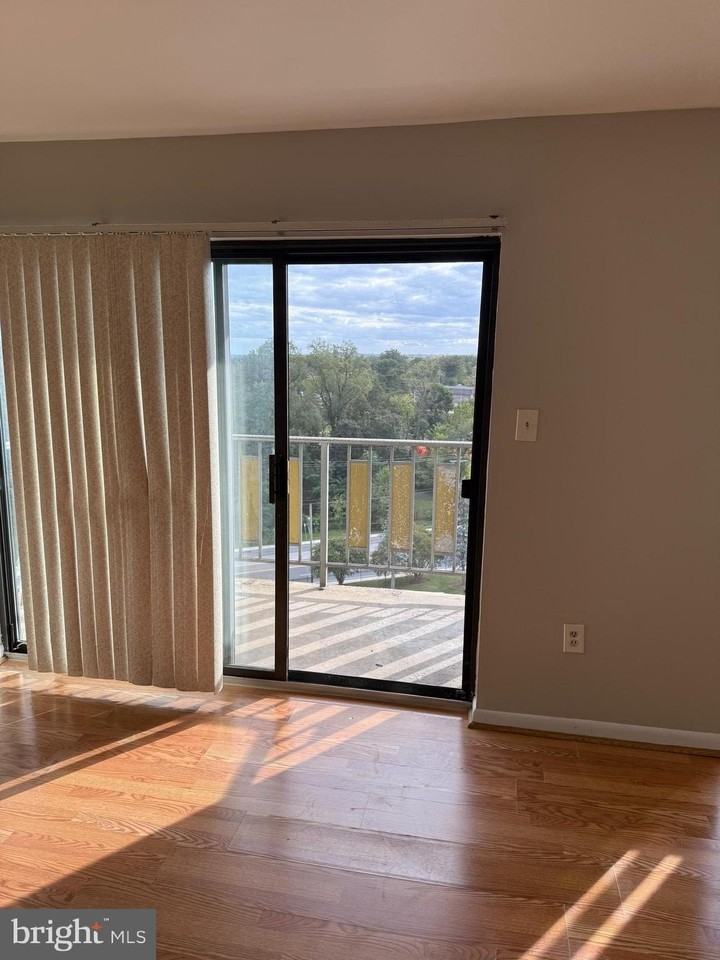 8830 Piney Branch Rd Apt 1004 #1004 - Photo 4 of 16