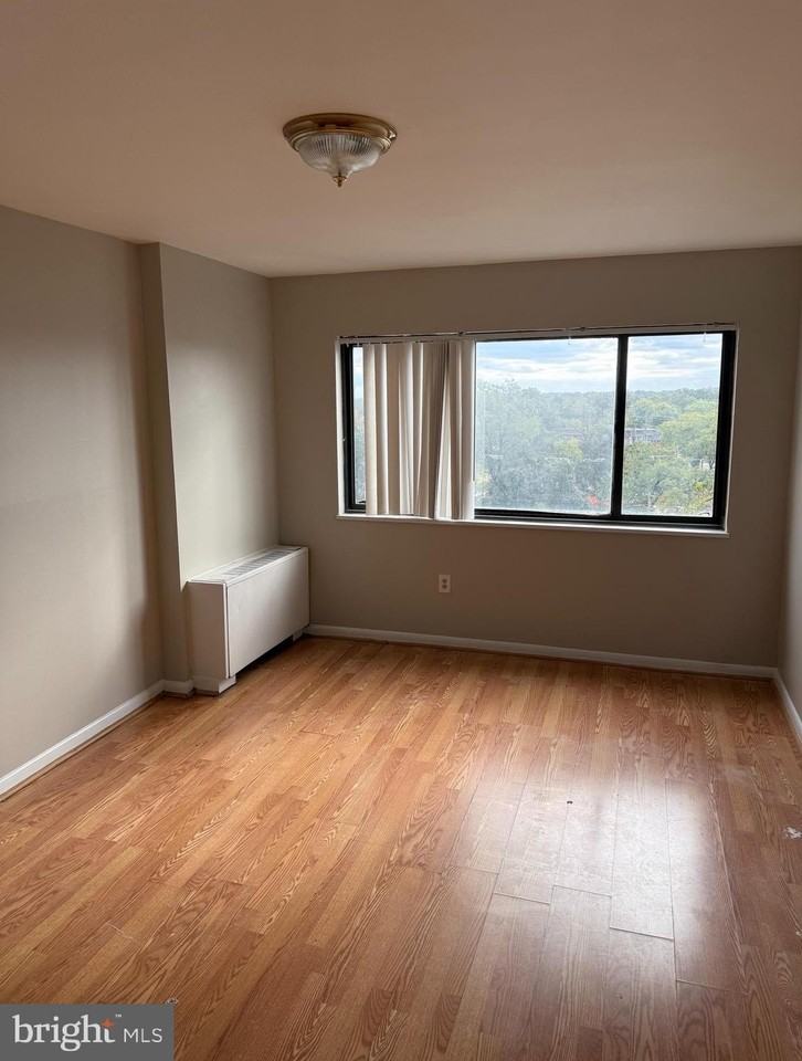 8830 Piney Branch Rd Apt 1004 #1004 - Photo 7 of 16