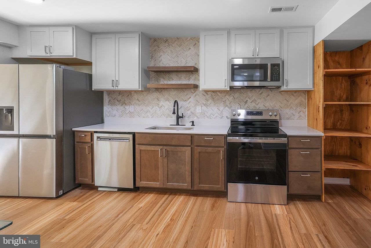 14001 Westmeath Dr Unit B #B - Photo 5 of 34