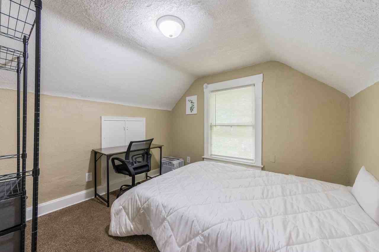 Agnes Ave - Photo 5 of 8