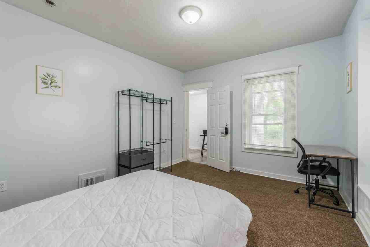 Agnes Ave - Photo 4 of 4