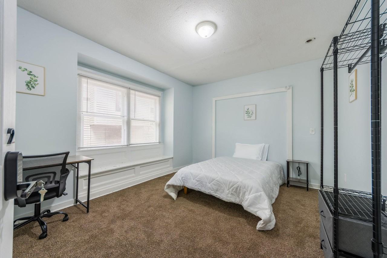 Agnes Ave - Photo 3 of 4