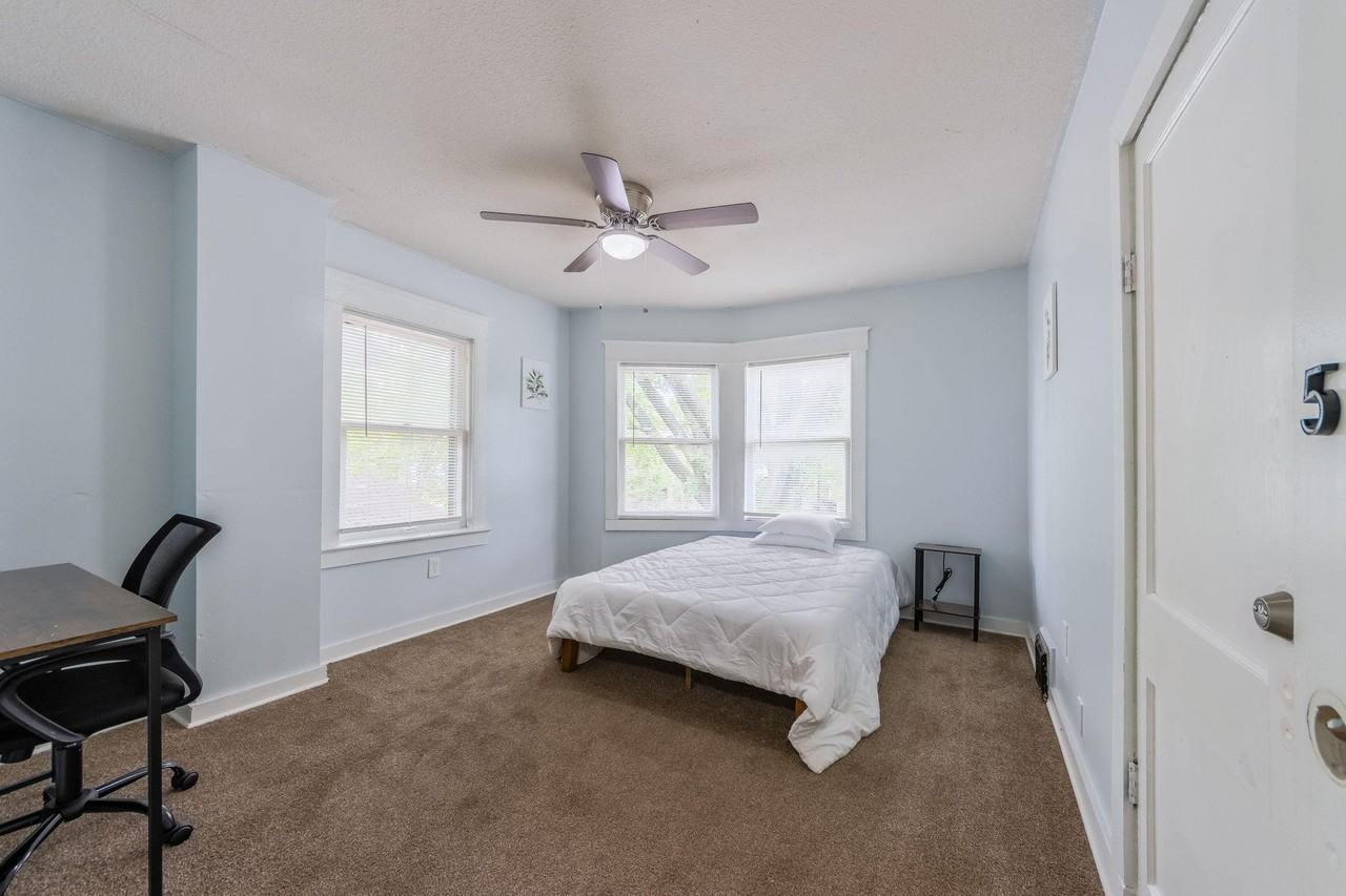 Agnes Ave - Photo 4 of 6