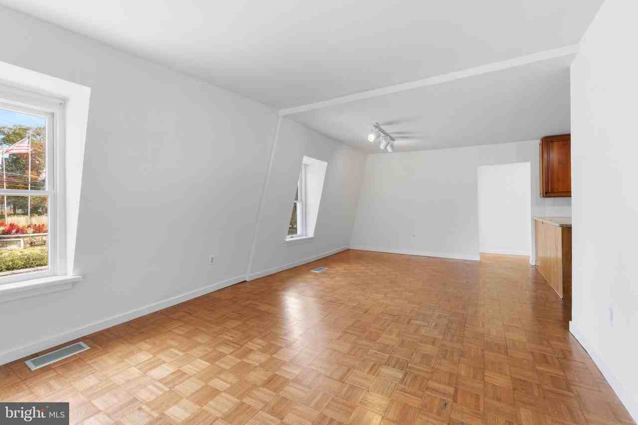 9800 Germantown Pike - Photo 5 of 20