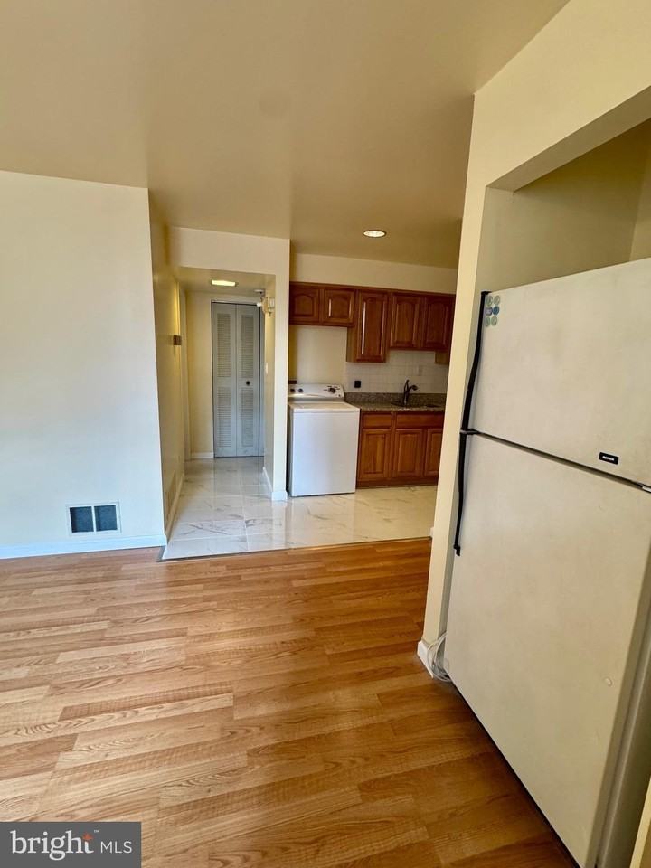 201 N 9th St - Photo 3 of 18