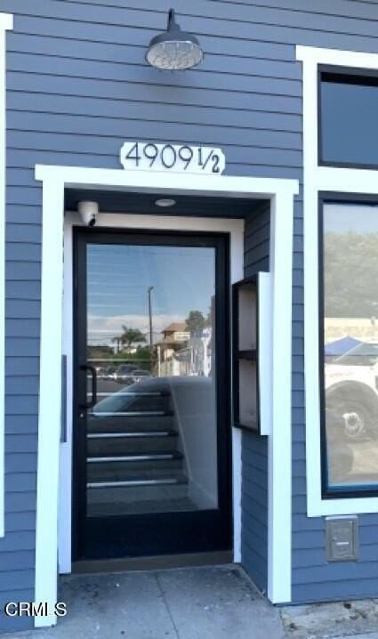 4909 1/2 S Central Ave - Photo 3 of 49