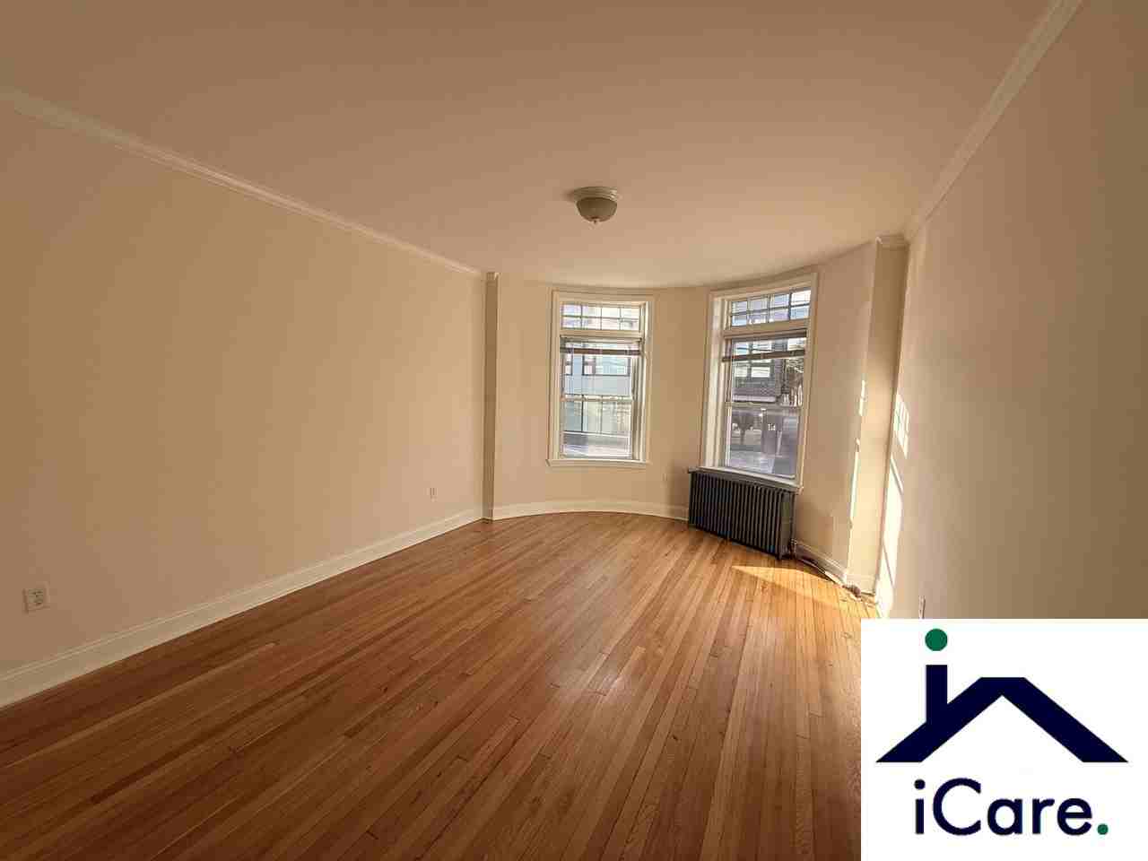 21 Green St #1B - Photo 4 of 6