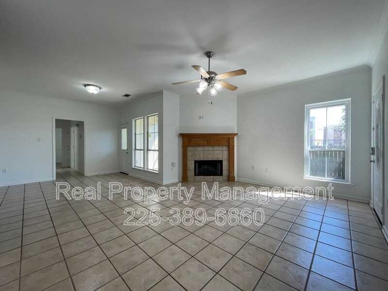 9382 Pecan Tree Dr - Photo 3 of 23