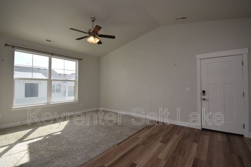 3791 Wn #302 - Photo 4 of 32