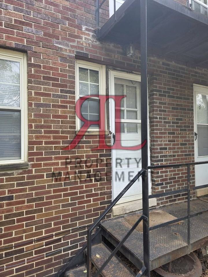 1088 NW Blvd #A - Photo 2 of 10