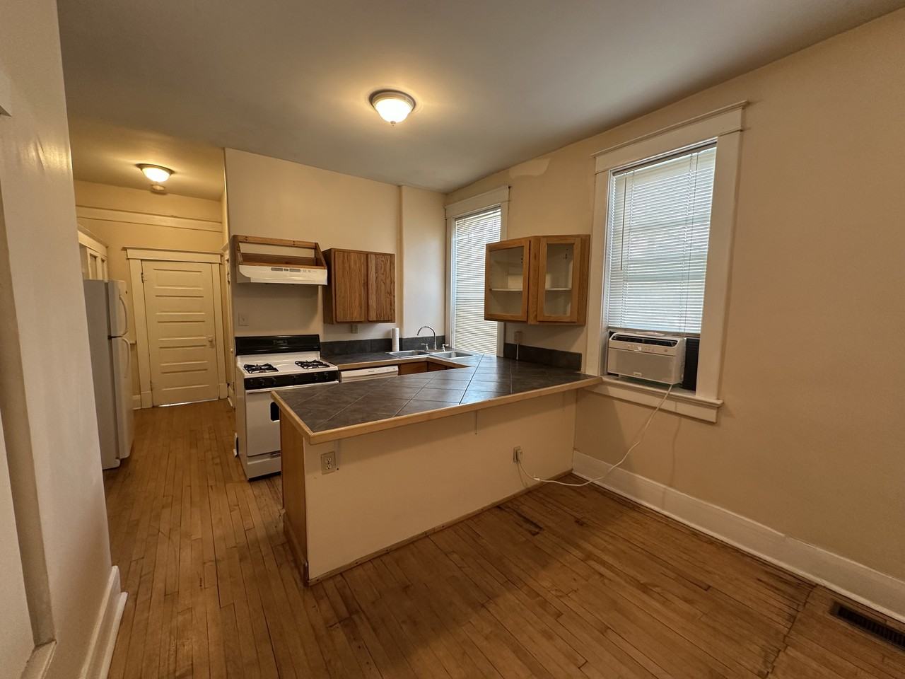 1002 Central Ave Sw - Photo 5 of 22