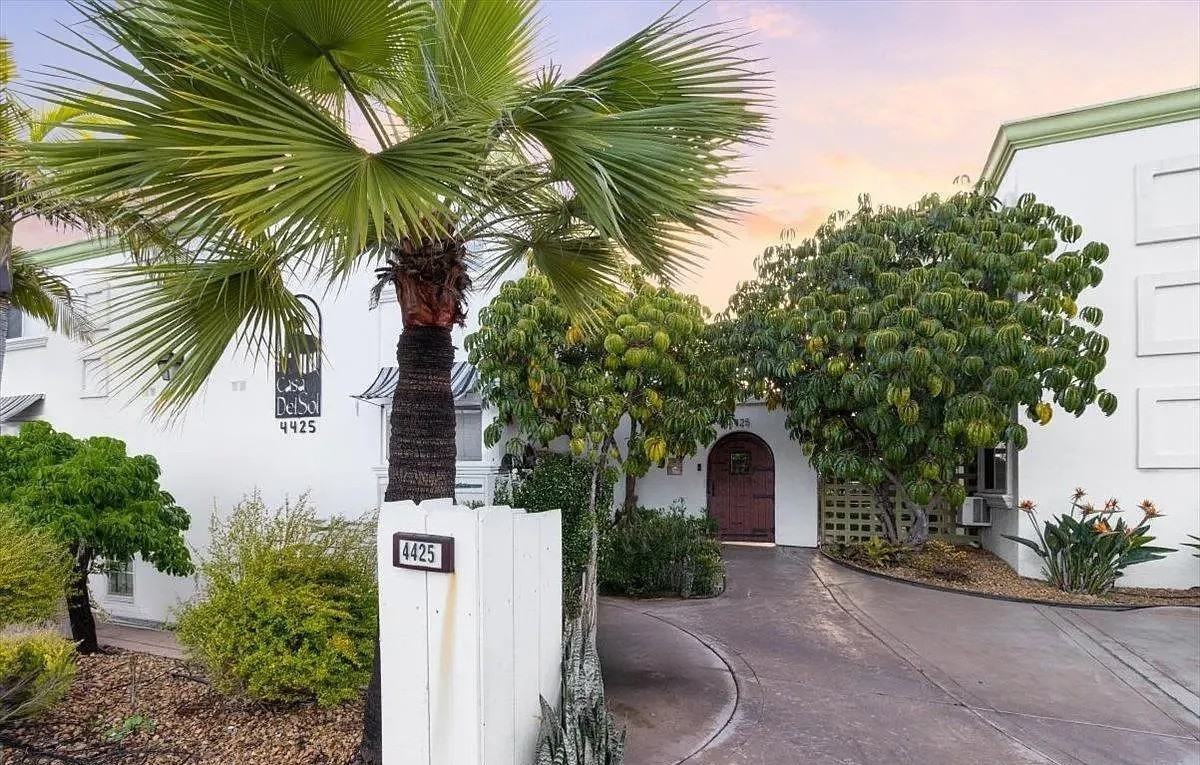 4425 50Th St - Photo 3 of 27