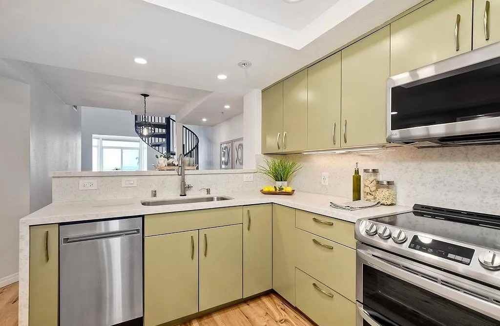 2400 5Th Ave - Photo 5 of 33