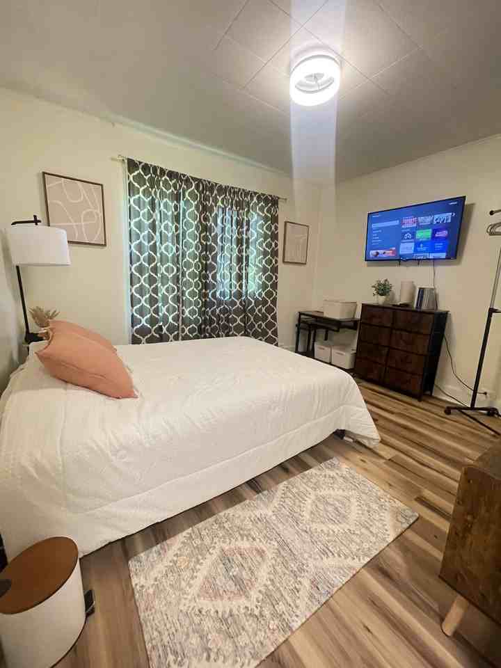 1503 State St #2 - Photo 3 of 11