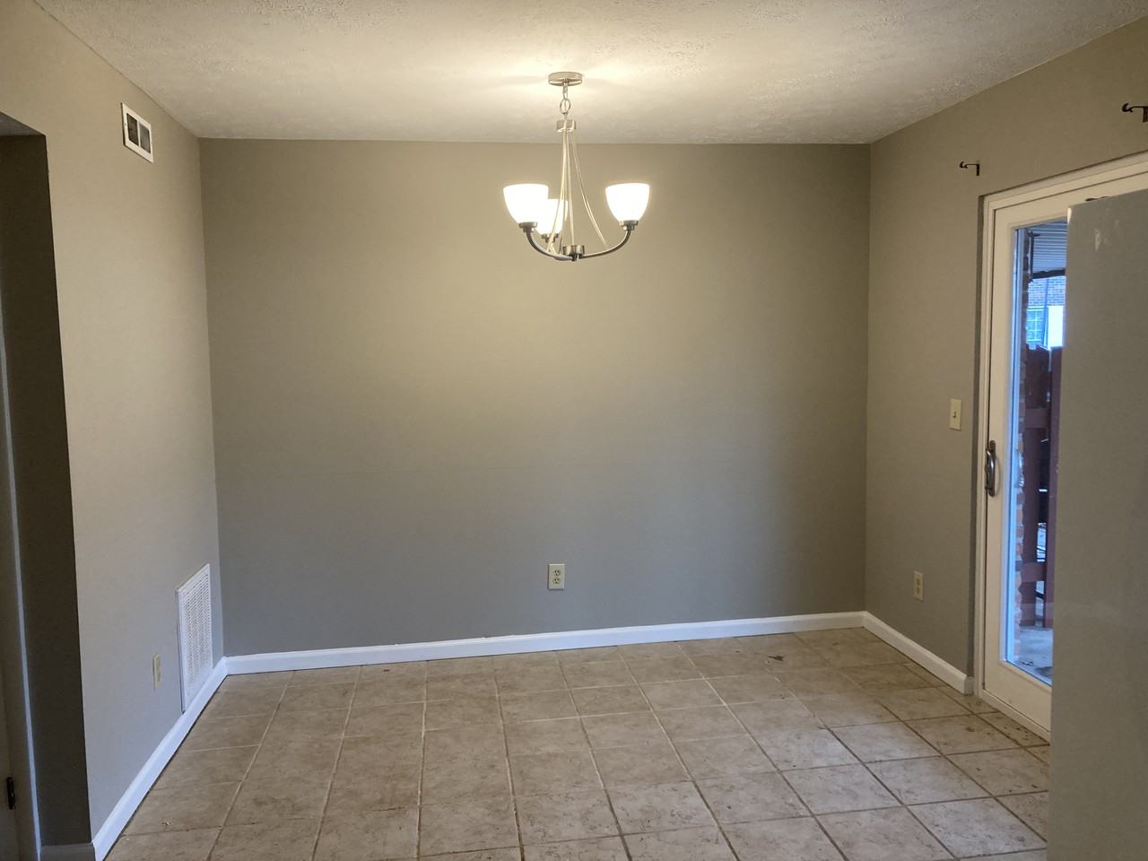 831 Clareridge Ln #831 - Photo 3 of 10