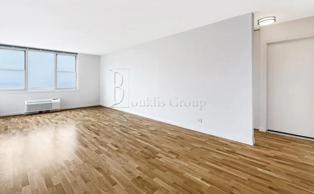 375 S End Ave #11R - Photo 2 of 10