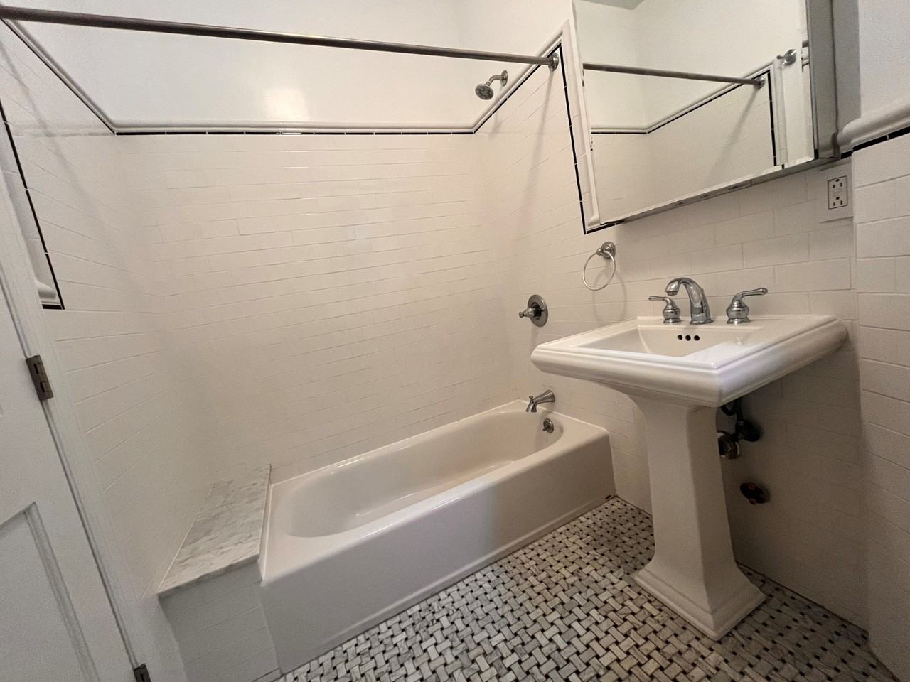 Grand St #2B - Photo 3 of 4