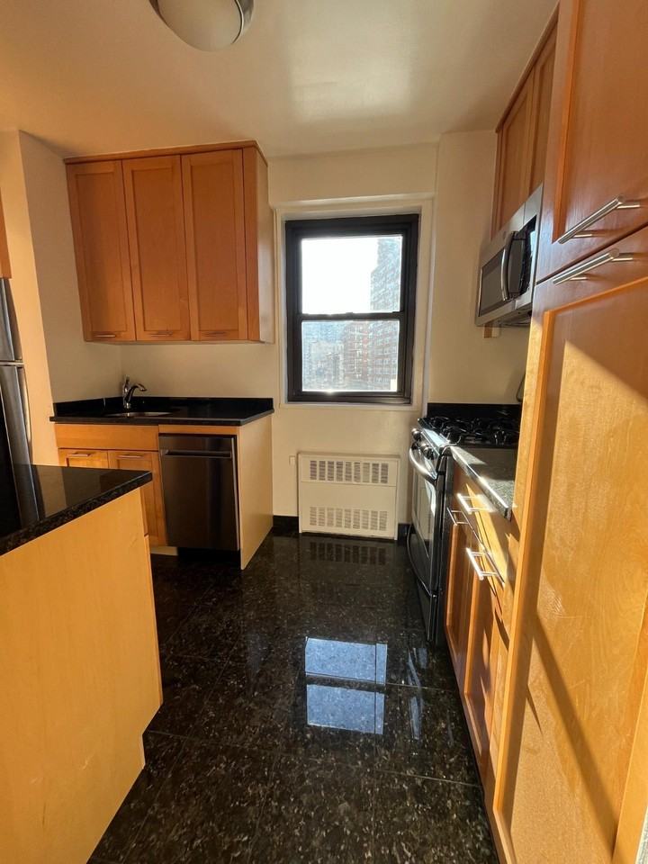 4th Ave #17A - Photo 5 of 9