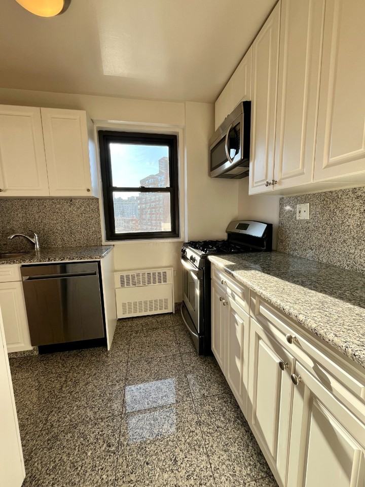 4th Ave #10G - Photo 4 of 5