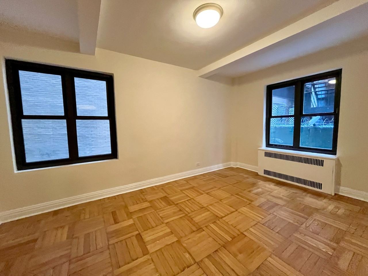 E 56th St #10G - Photo 2 of 8