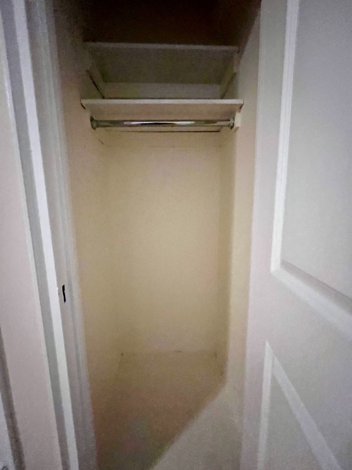 E 56th St #10G - Photo 4 of 8