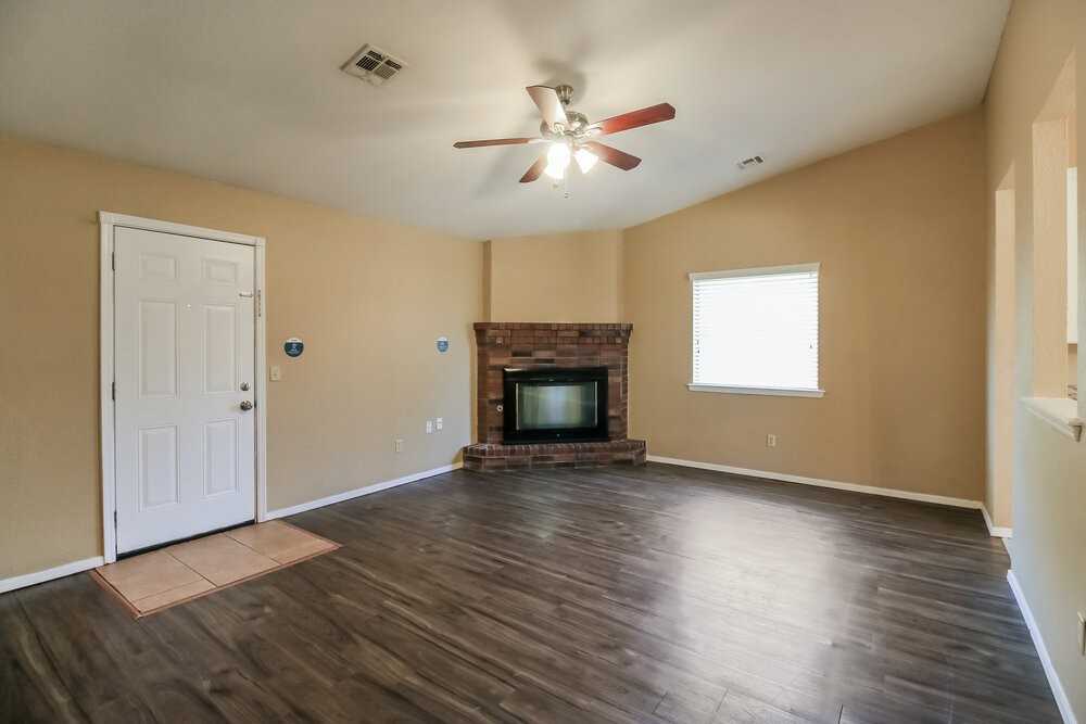 12265 Sw 12th St - Photo 4 of 16