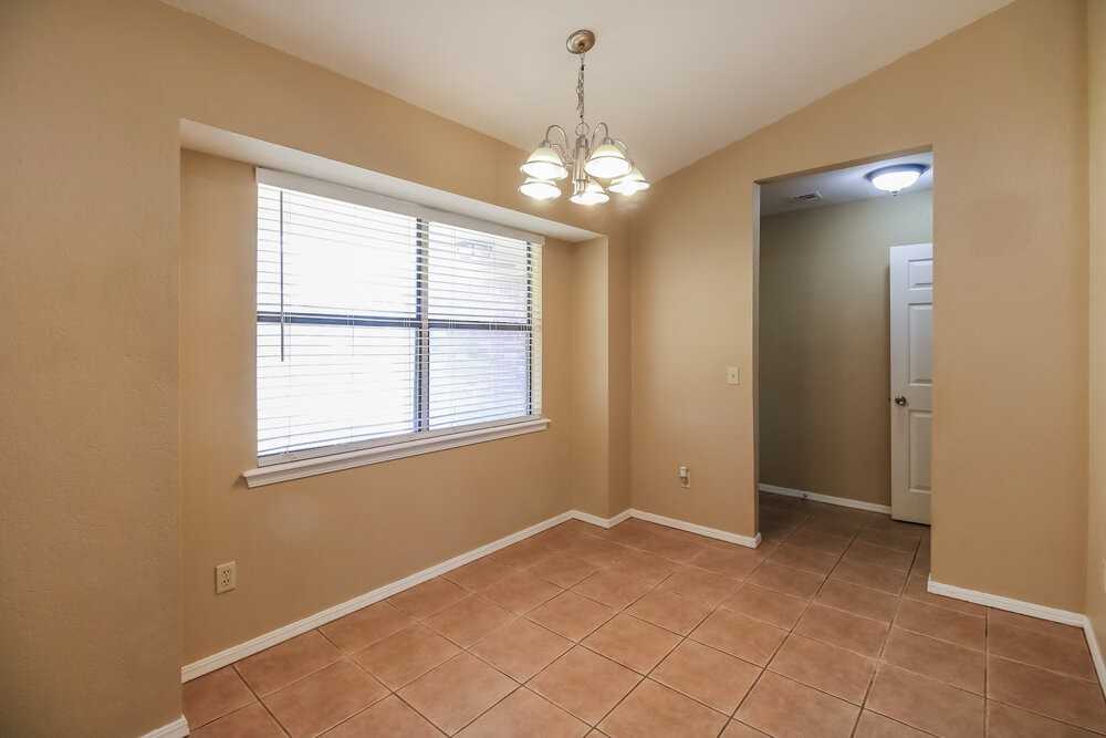 12265 Sw 12th St - Photo 6 of 16