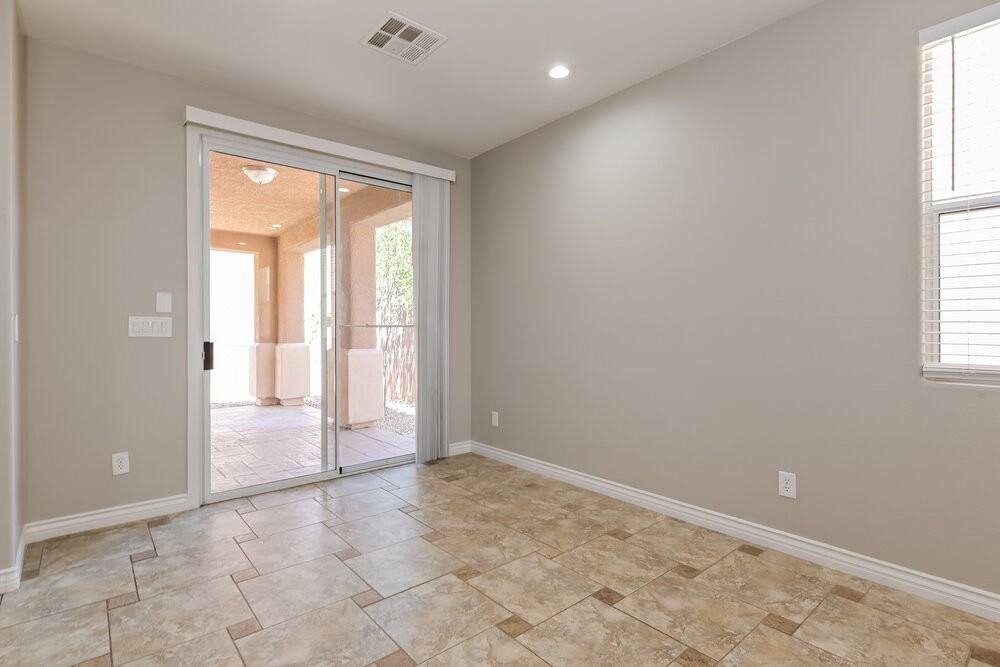 1217 Grove Park St - Photo 6 of 16