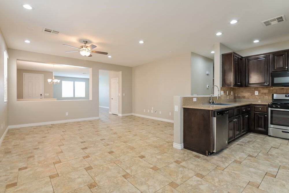 1217 Grove Park St - Photo 7 of 16