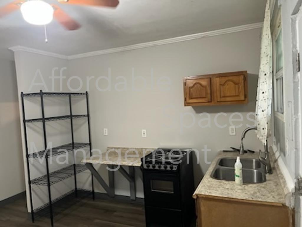 3533 Brookdale Ave - Photo 3 of 4