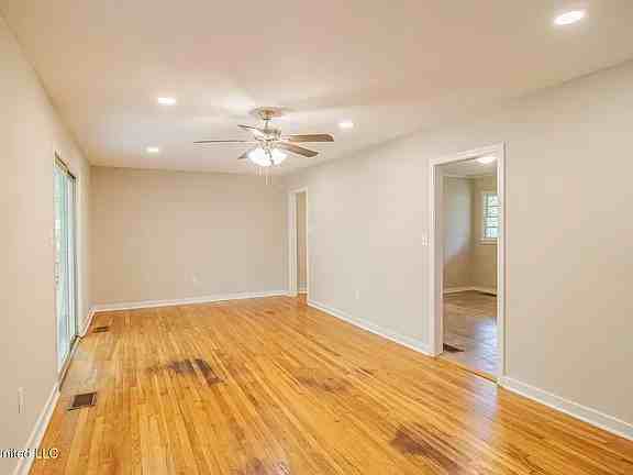 5508 Wayneland Dr - Photo 3 of 19