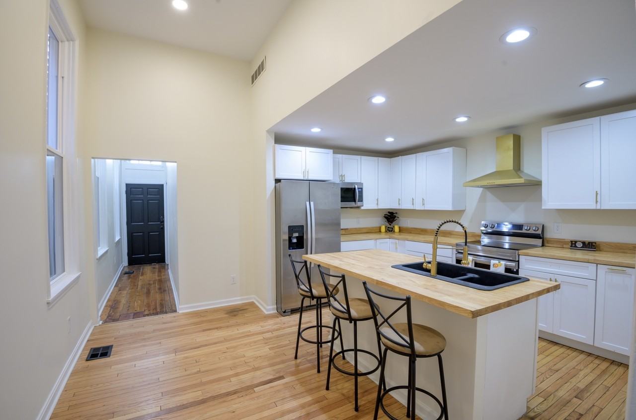 1123 Dayton St #1 - Photo 3 of 12