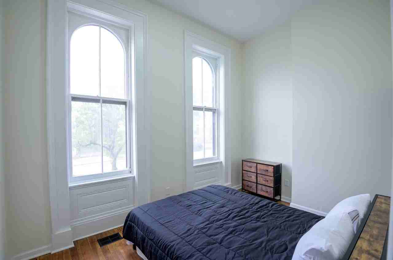 1123 Dayton St #1 - Photo 4 of 12