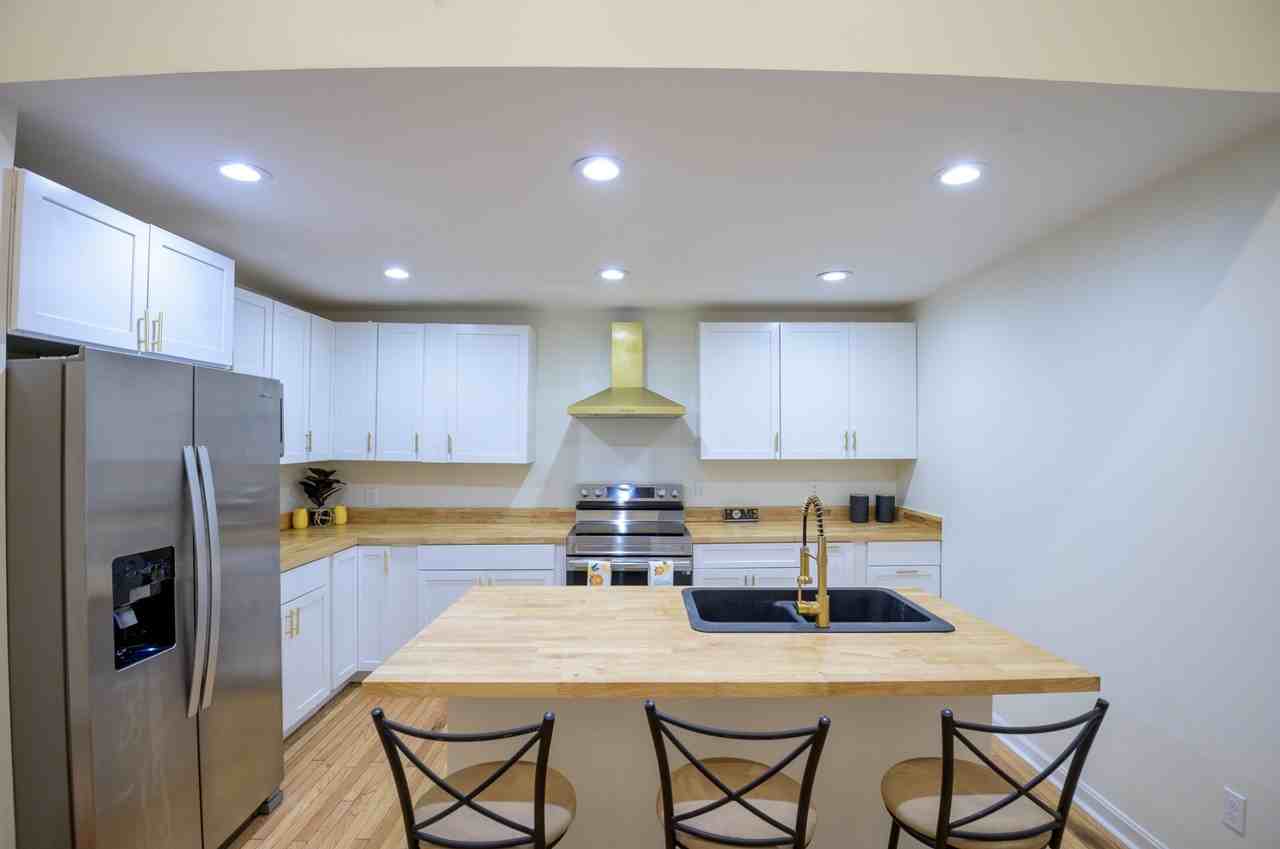1123 Dayton St #1 - Photo 7 of 12