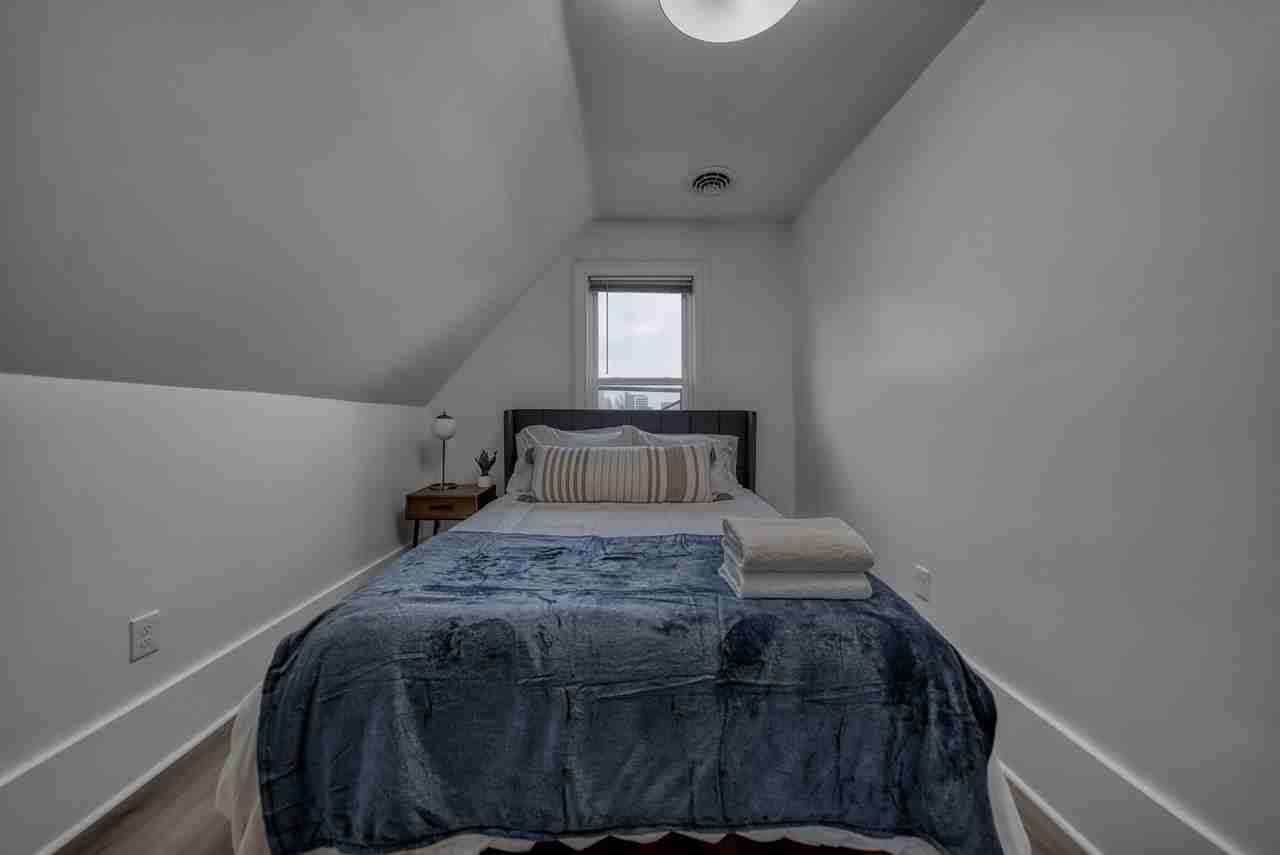 46 Allen St #5 - Photo 6 of 24