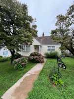 featured image of 415 Clark St