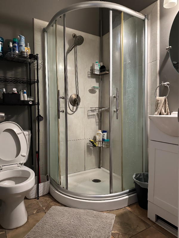 182 Cayuga Ave - Photo 2 of 8