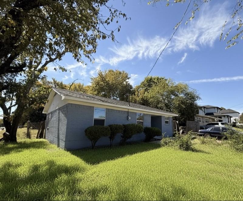 308 East Bourn Street - Photo 2 of 11