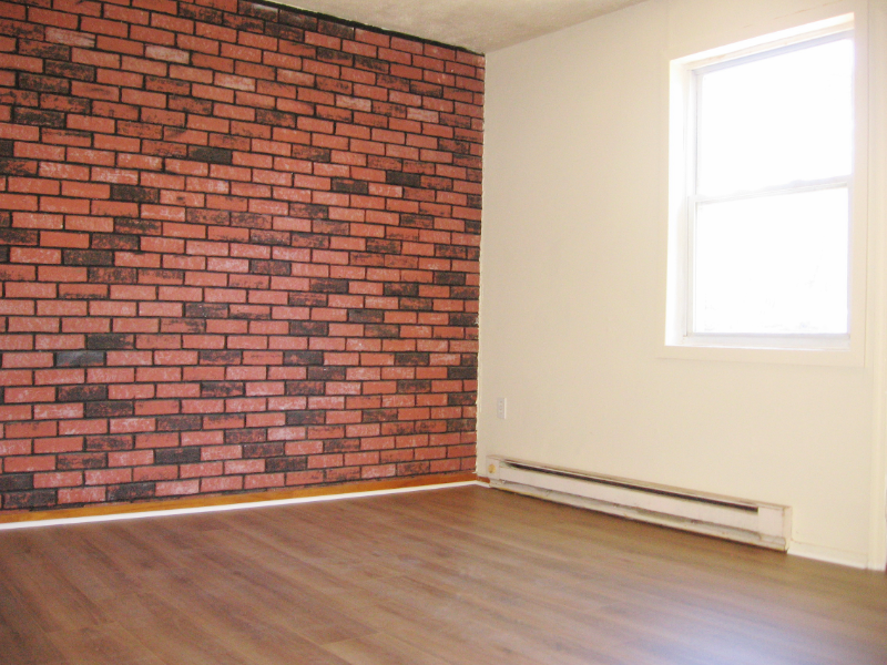 418 S Bradford St - Photo 2 of 9