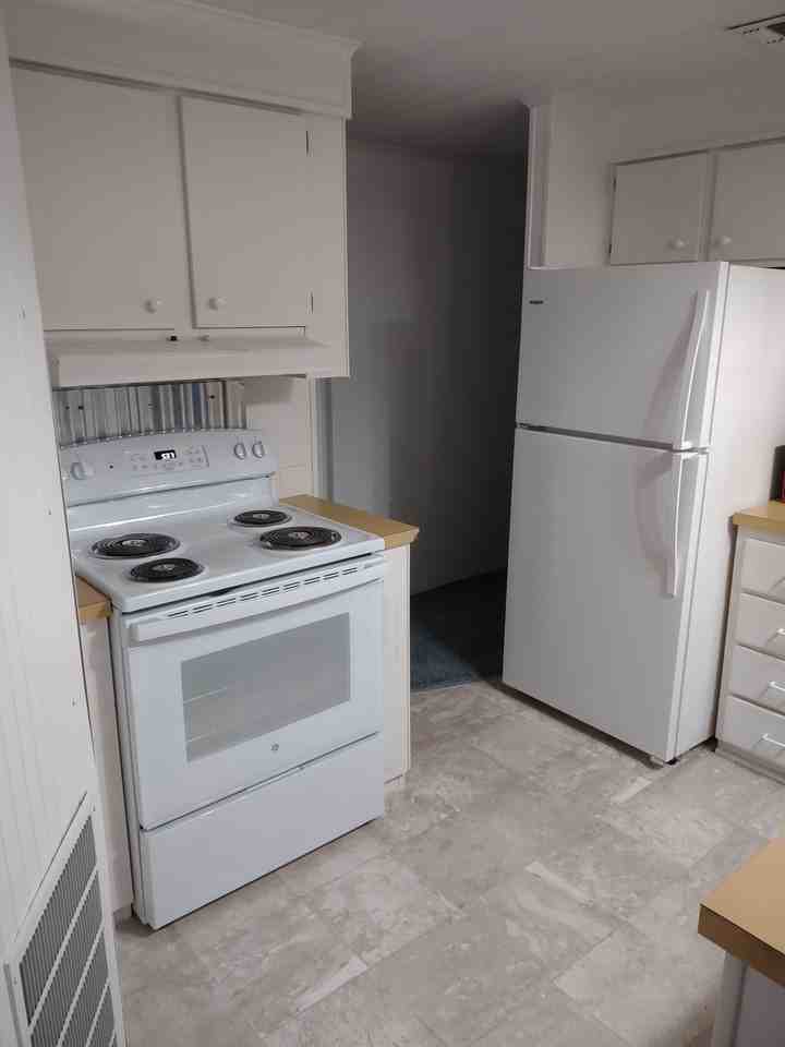 6122 141st Avenue North - Photo 2 of 4