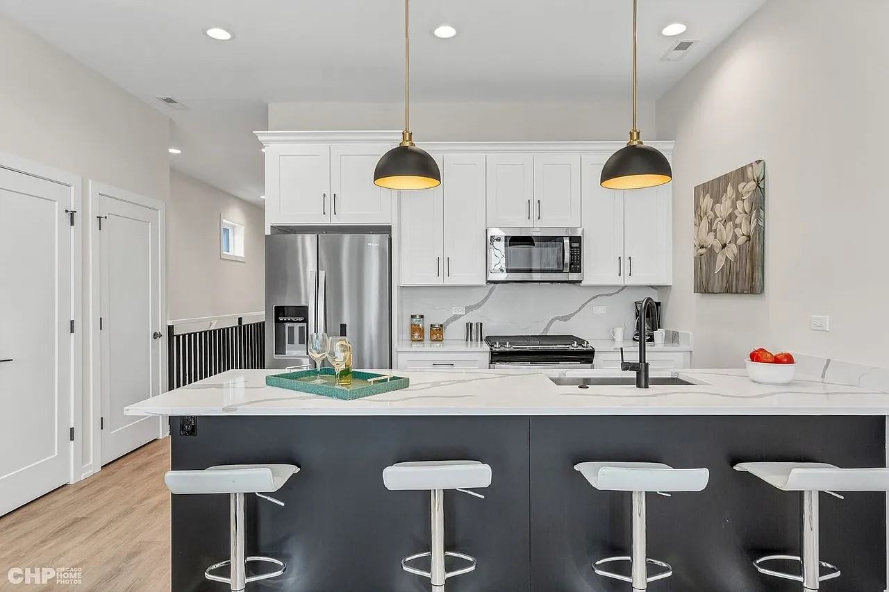 5201 S Wabash Ave #3